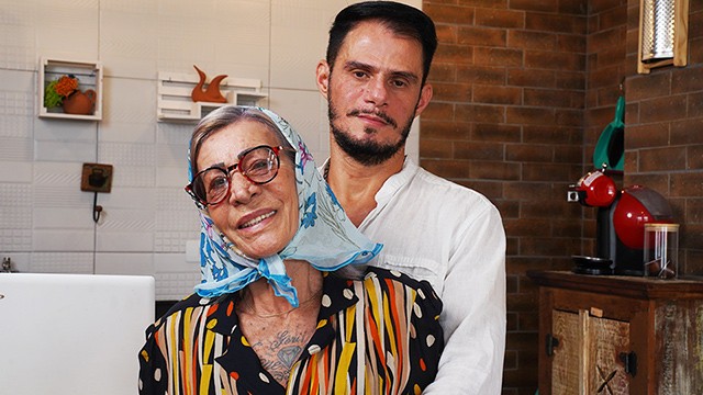 78 yaşında büyükanne sert göt sikişi