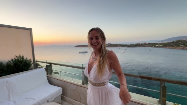 Sıcak Sarışın MILF ile Kız Arkadaşını Aldatmak