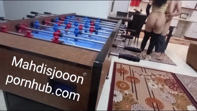 Karım bana karşı bir futbol bahsini kaybetti ve ben onu fena becerdim (seksi Farsça sohbetlerle dolu) İranlı