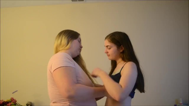 Abby&Courtney Öpüşme ve Oral
